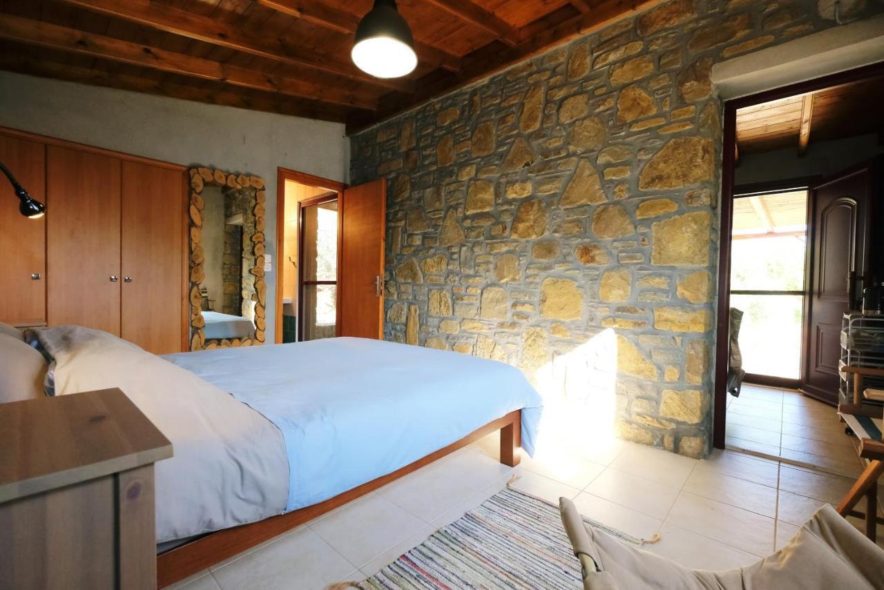Villa Limnos Stone House à Kalliopi Extérieur photo